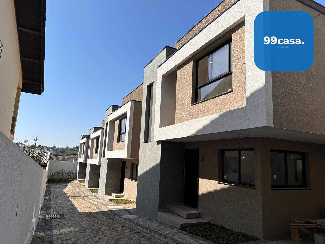 Sobrado Amplo no Santa Cândida com 3 Quartos, Suíte e Espaço G...