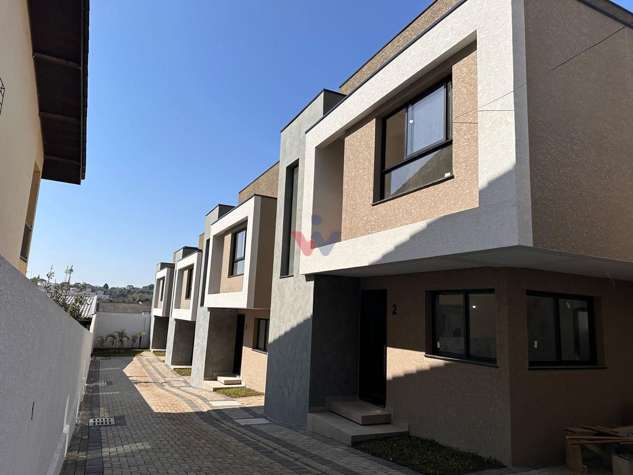 Sobrado Amplo no Santa Cândida com 3 Quartos, Suíte e Espaço G...