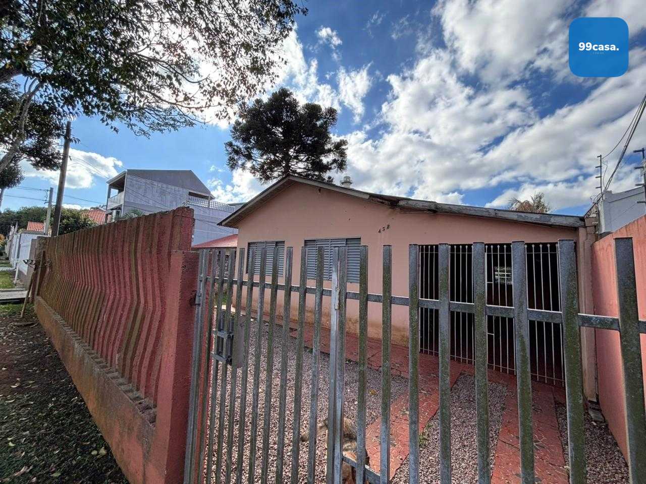 Terreno Amplo de 559m² no Capão Raso: Oportunidade para Invest...