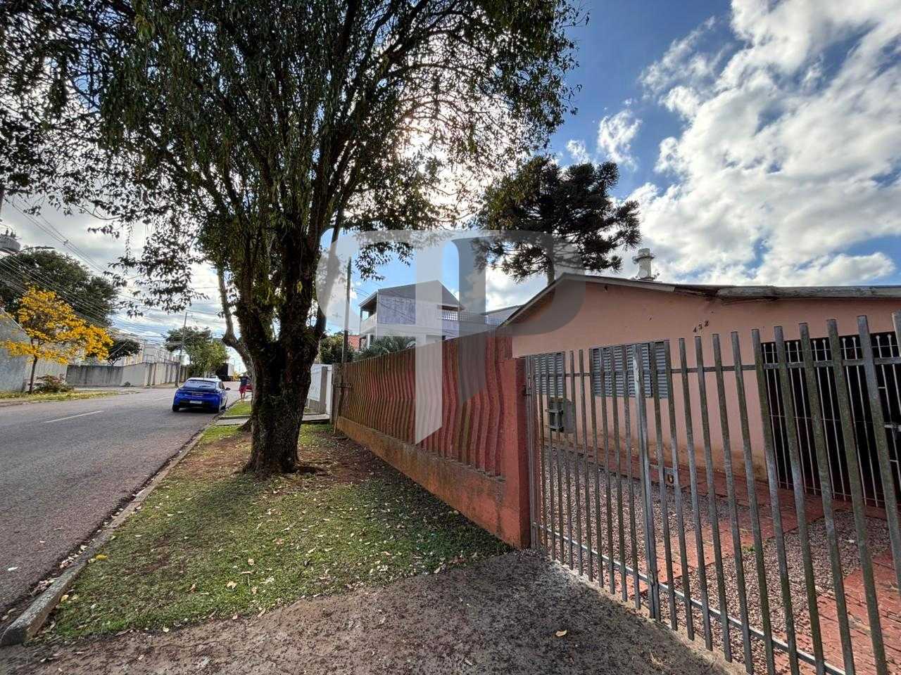 Terreno Amplo de 559m² no Capão Raso: Oportunidade para Invest...