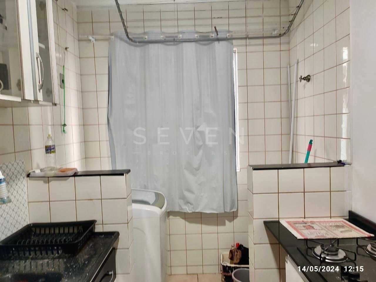 Apartamento Iluminado e Arejado no Cajuru  Localização Privile...