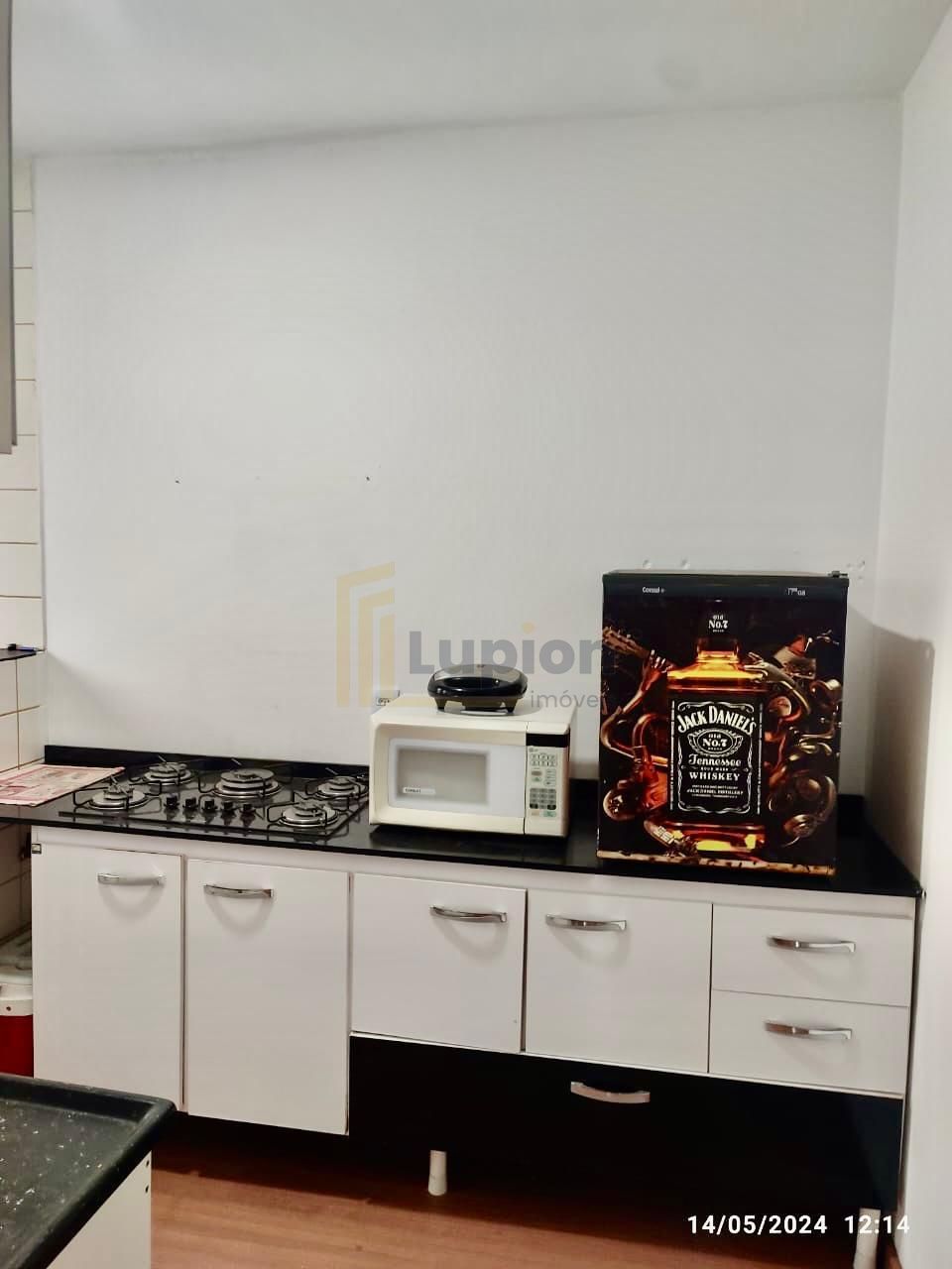 Apartamento Iluminado e Arejado no Cajuru  Localização Privile...