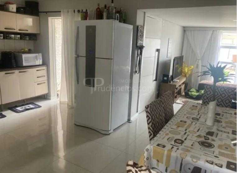 Exclusivo Sobrado 220 m  à Venda no Barreirinha  Condomínio Fe...