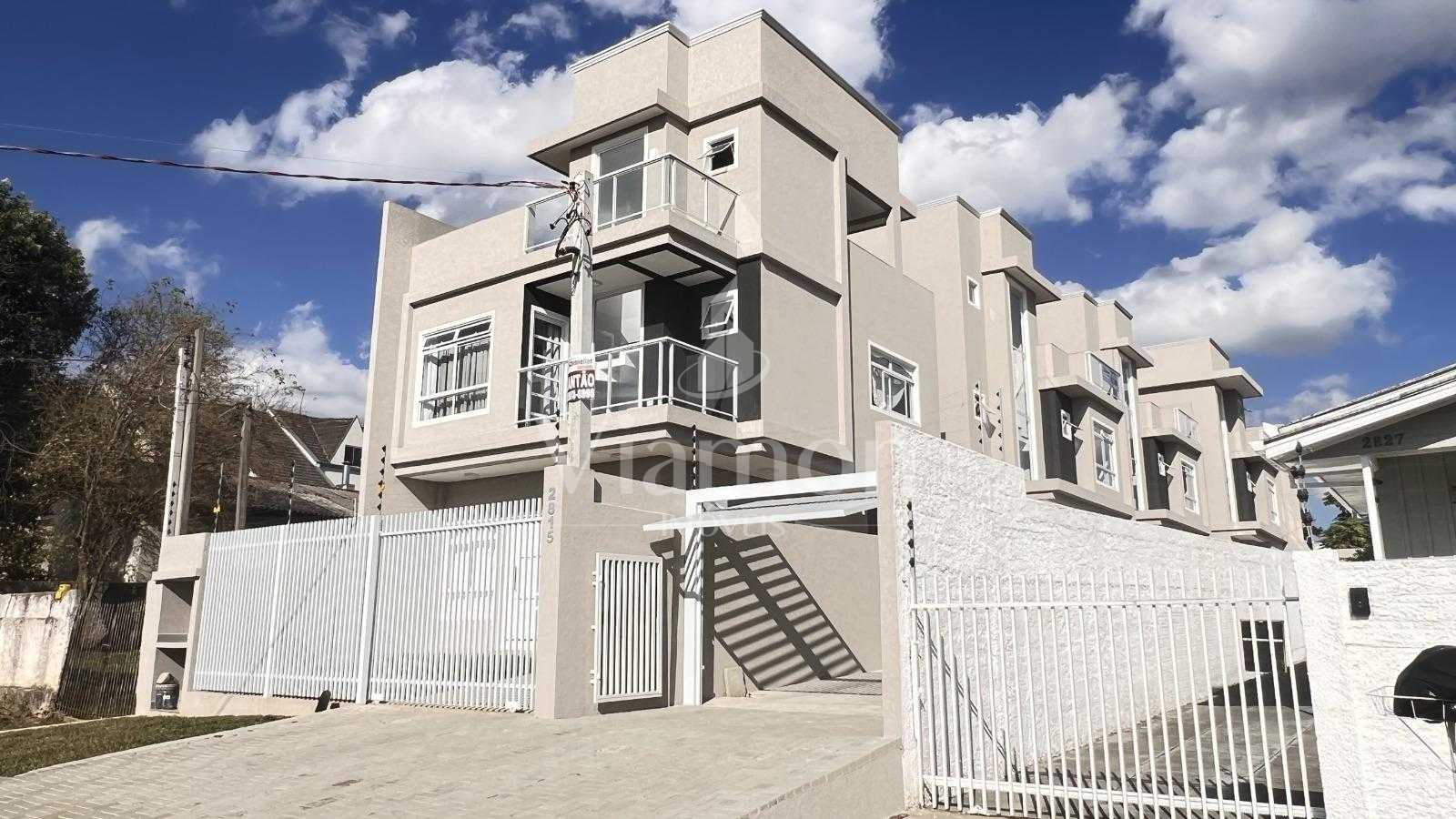 Sobrado no Boqueirão com 3 Quartos, Terraço Gourmet e Acabamen...