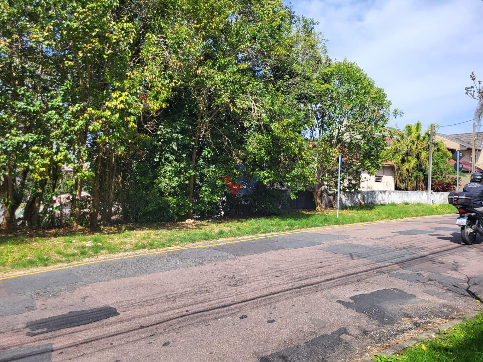 Terreno de Esquina 525 m  no São Lourenço  Localização Nobre e...