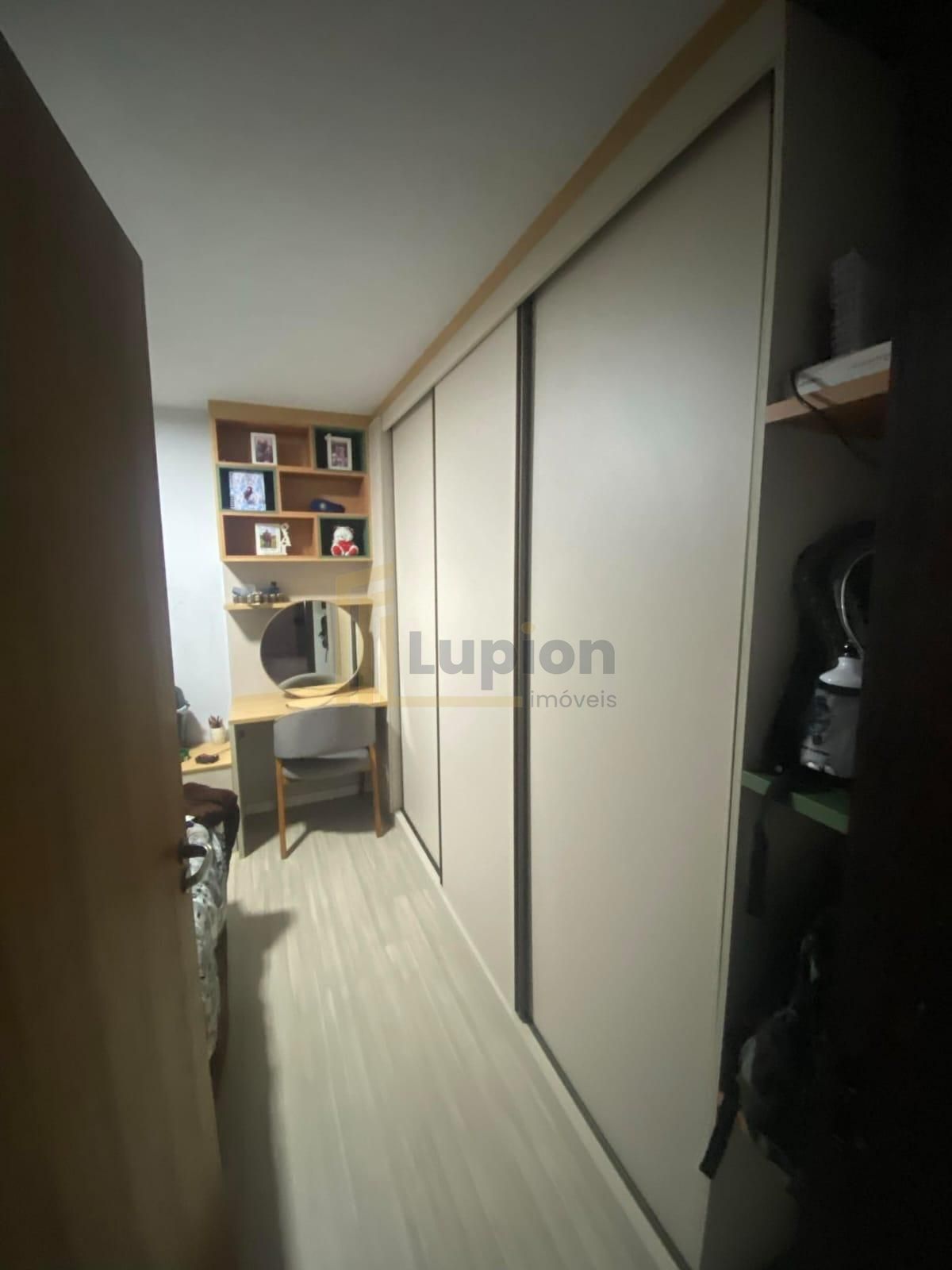 Casa à Venda no Bairro Iguaçu  3 Quartos, Planejados e Acabame...