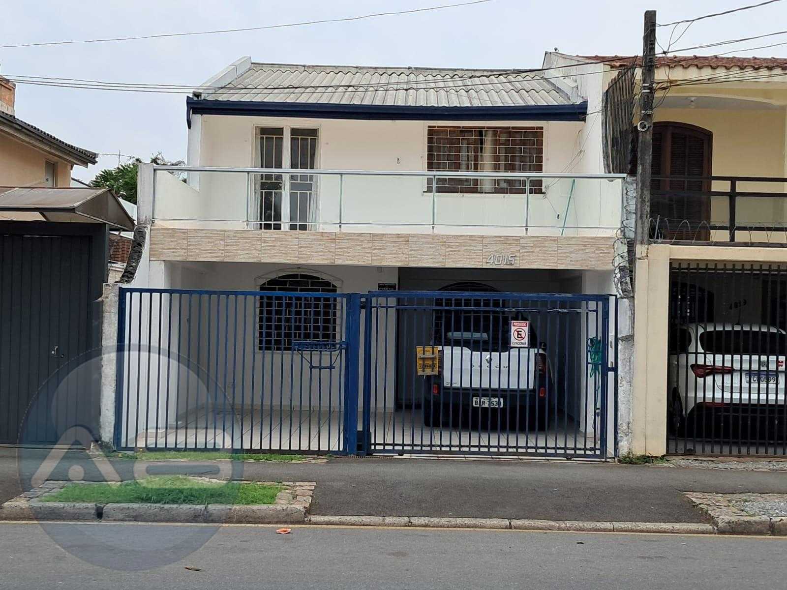 Sobrado Reformado com 3 Quartos no Alto Boqueirão  Único Dono ...