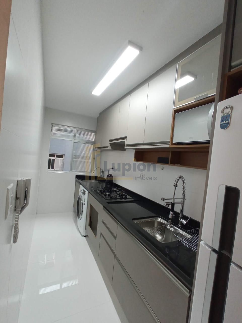 Apartamento mobiliado no Centro de Araucária com 3 quartos e v...