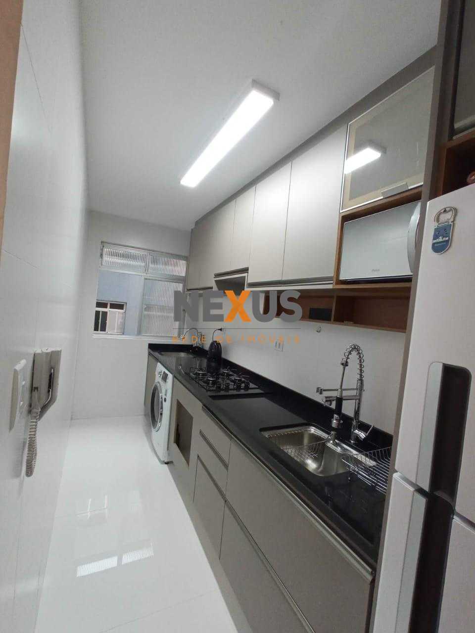 Apartamento mobiliado no Centro de Araucária com 3 quartos e v...