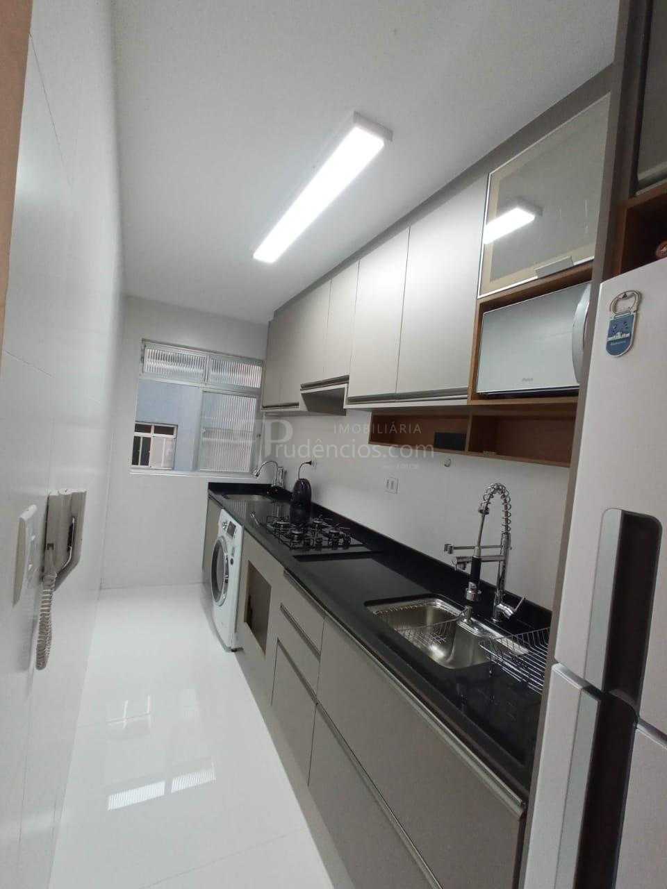 Apartamento mobiliado no Centro de Araucária com 3 quartos e v...