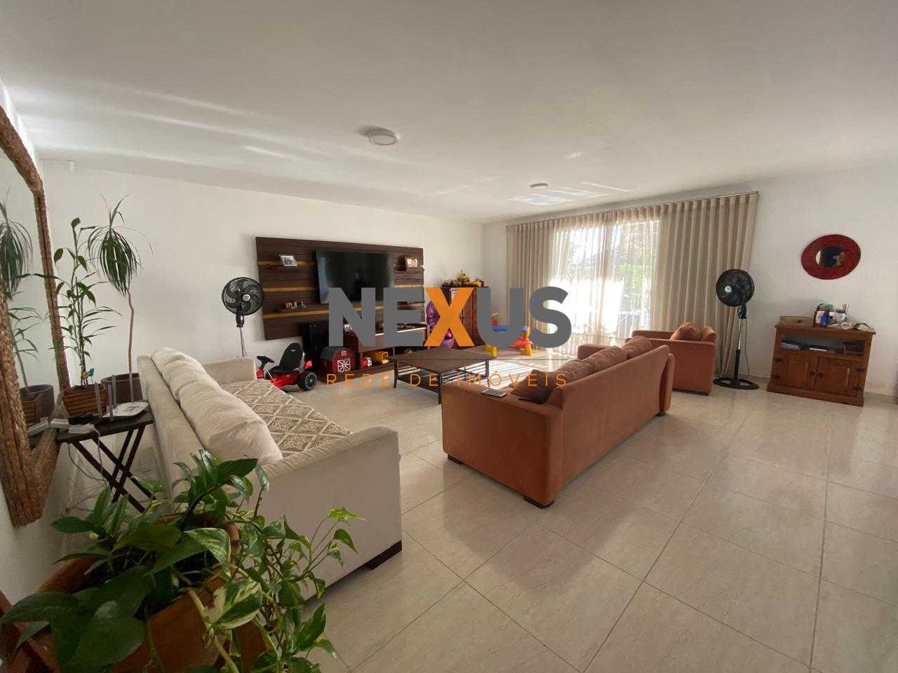 Casa Completa no Litoral  5 Quartos, Edícula, Piscina e Sala C...