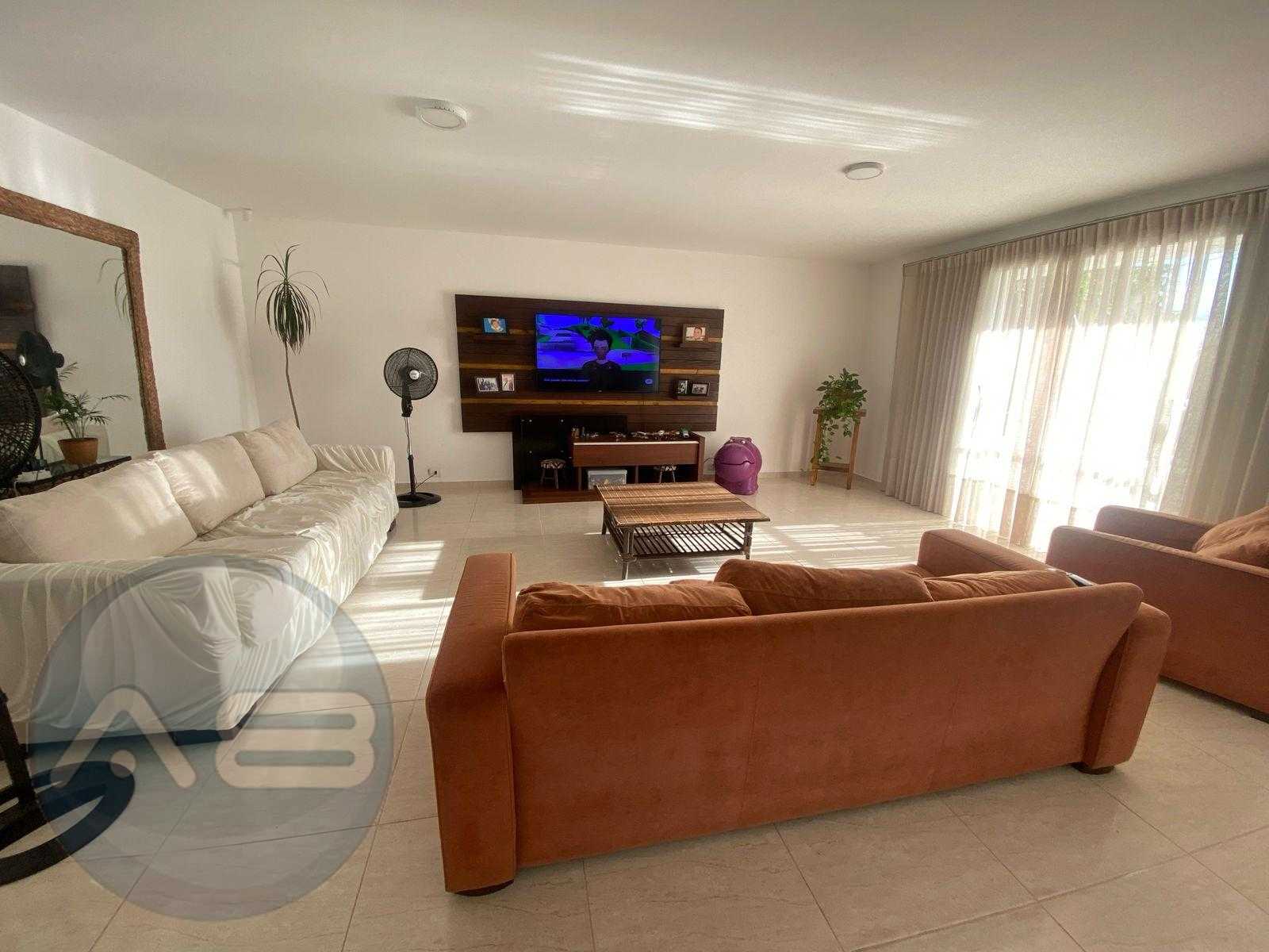 Casa Completa no Litoral  5 Quartos, Ed?cula, Piscina e Sala C...