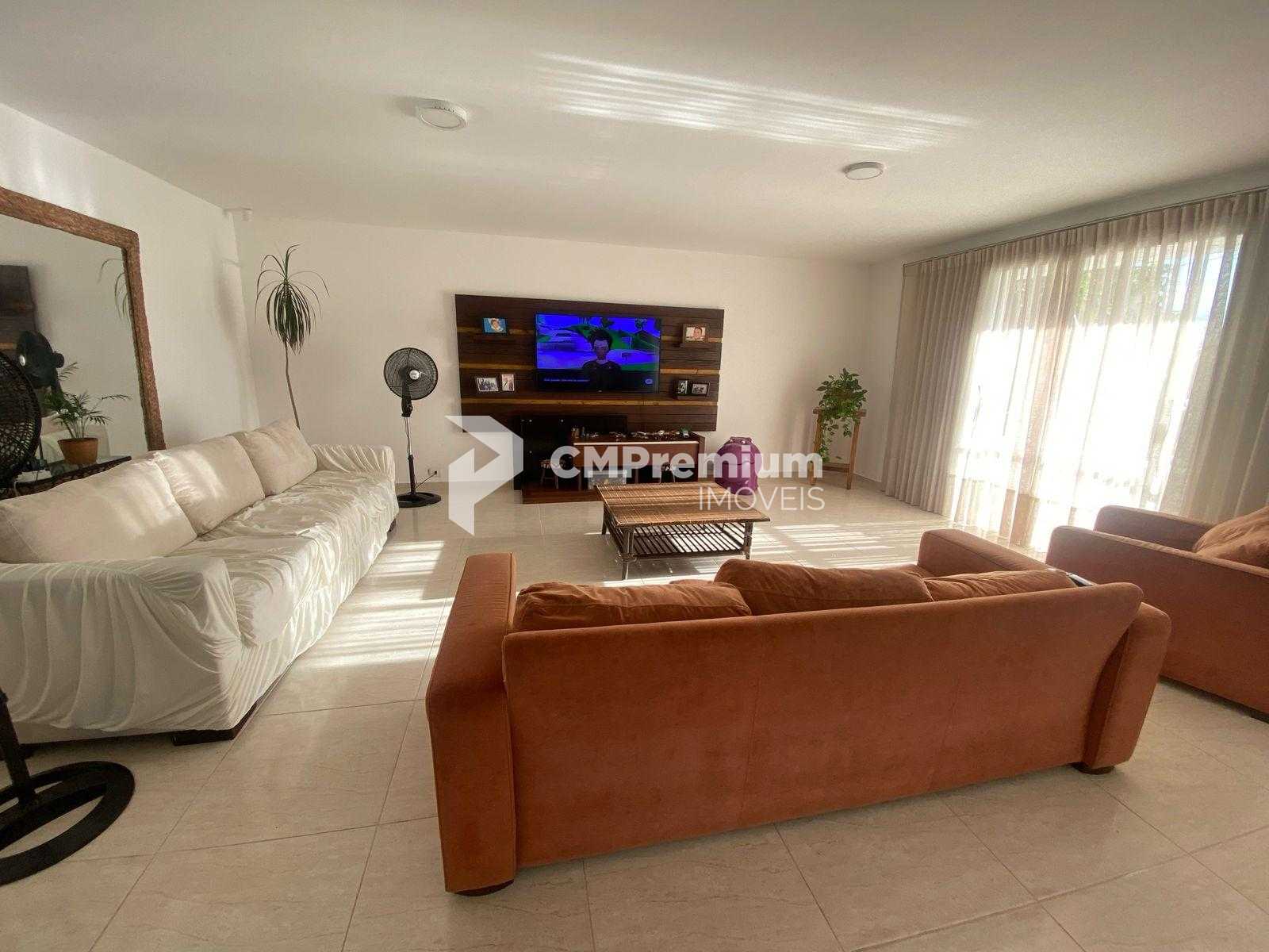 Casa Completa no Litoral  5 Quartos, Edícula, Piscina e Sala C...