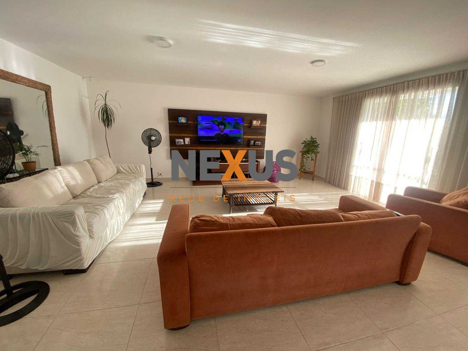 Casa Completa no Litoral  5 Quartos, Edícula, Piscina e Sala C...