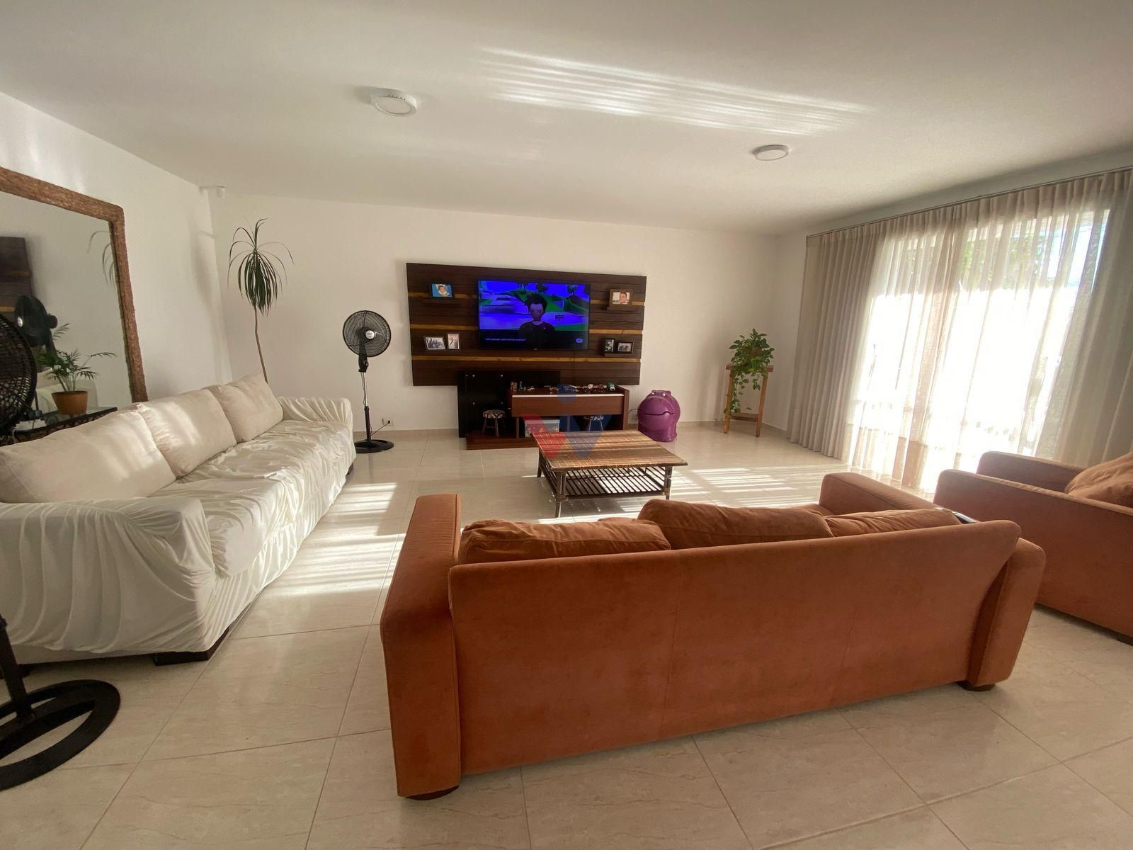 Casa Completa no Litoral  5 Quartos, Edícula, Piscina e Sala C...