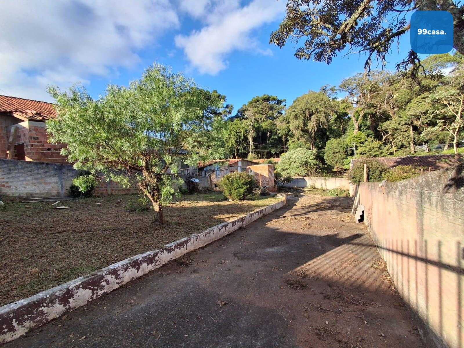 Terreno amplo de 432 m² à venda em Campo Largo: Próximo à HD D...