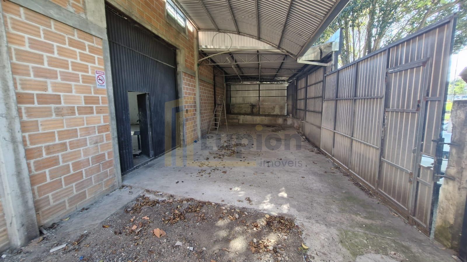 Barracão Comercial em Esquina | 850 m  Construídos em Terreno ...