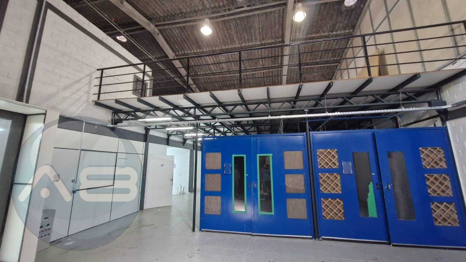 Barracão Comercial em Esquina | 850 m  Construídos em Terreno ...