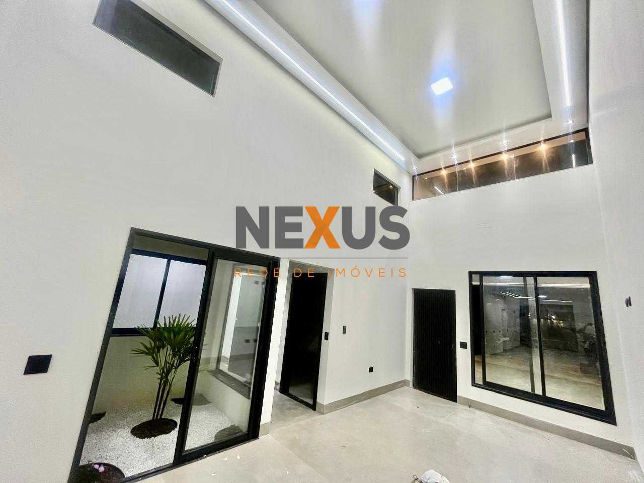 Casa de Alto Padrão com Piscina, 3 Suítes e Área Gourmet  Jard...