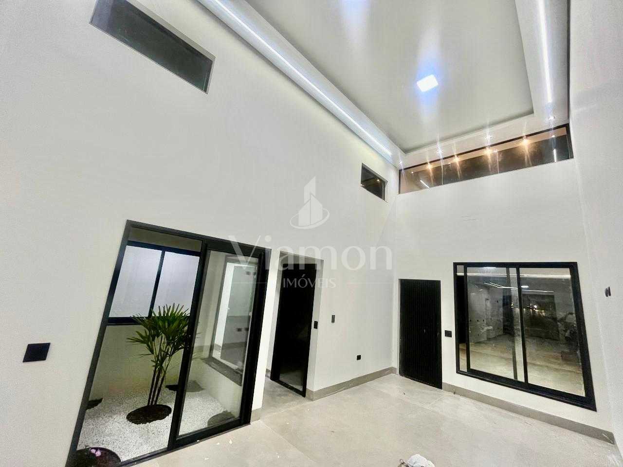 Casa de Alto Padrão com Piscina, 3 Suítes e Área Gourmet  Jard...