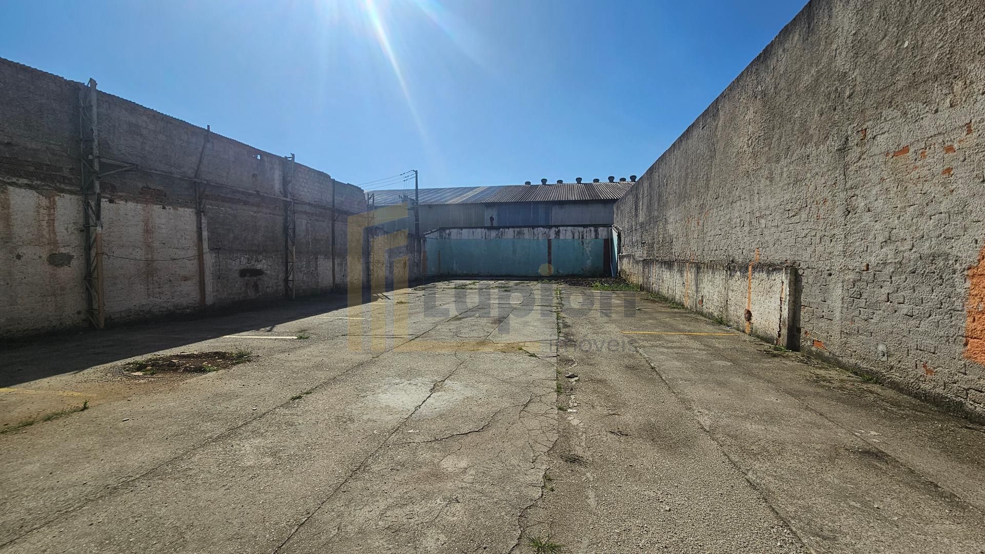 Terreno com predio  Comercial em Ponto Estratégico  Ideal para...