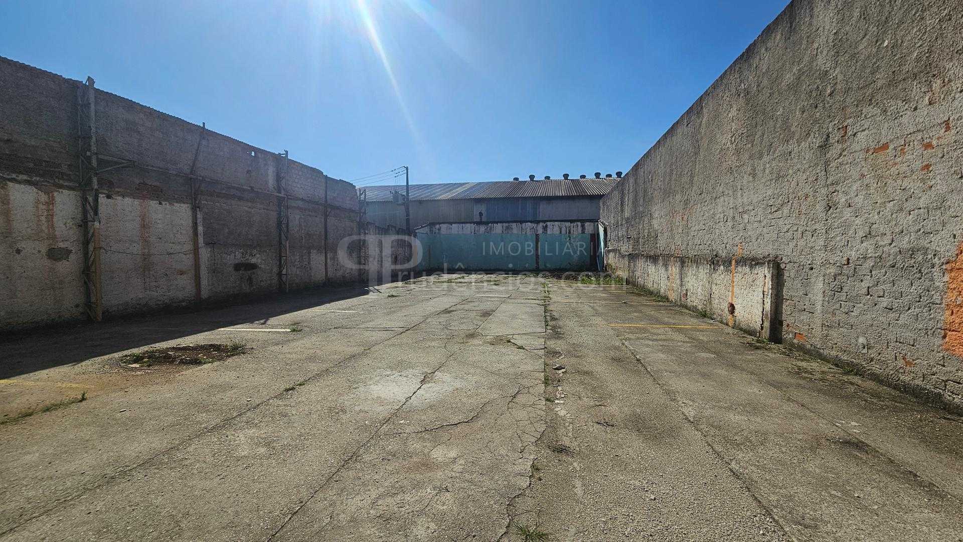 Terreno com predio  Comercial em Ponto Estratégico  Ideal para...