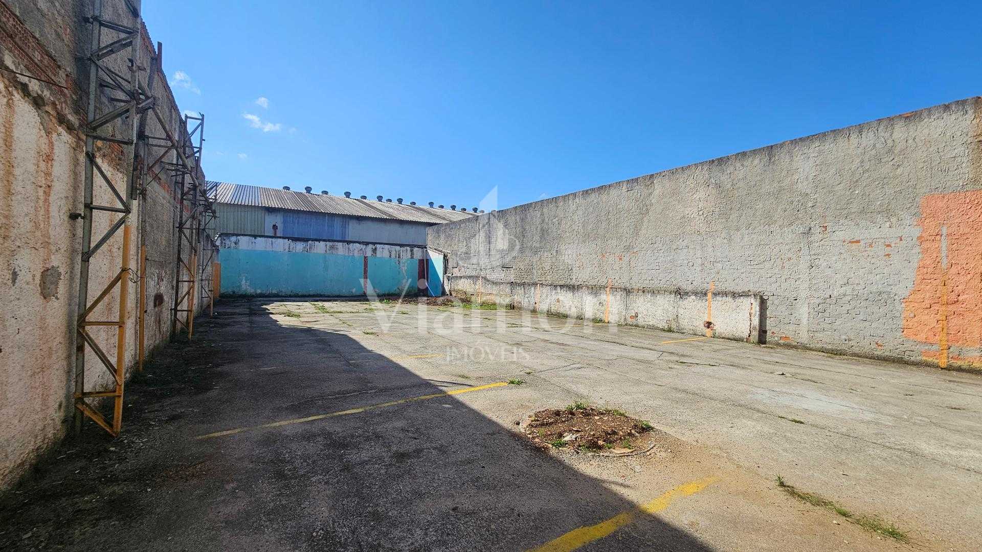 Terreno com predio  Comercial em Ponto Estratégico  Ideal para...