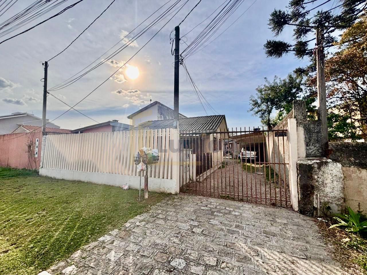 Terreno com 346 m  e 4 casas locadas  Investimento seguro e al...