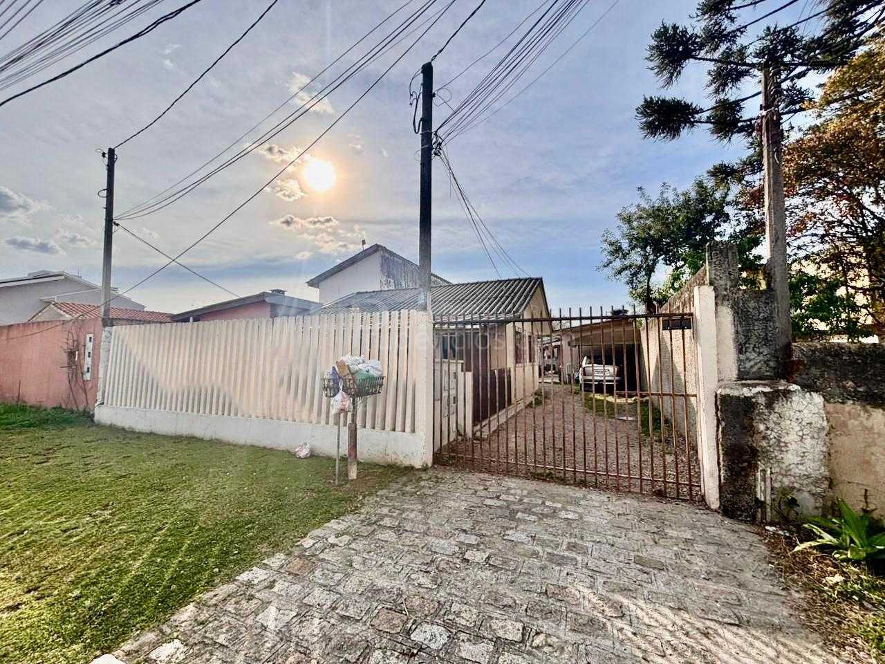 Terreno com 346 m  e 4 casas locadas  Investimento seguro e al...