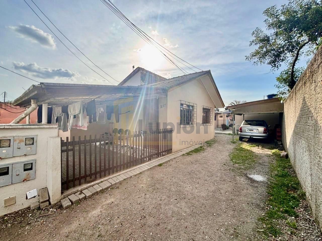 Terreno com 346 m  e 4 casas locadas  Investimento seguro e al...