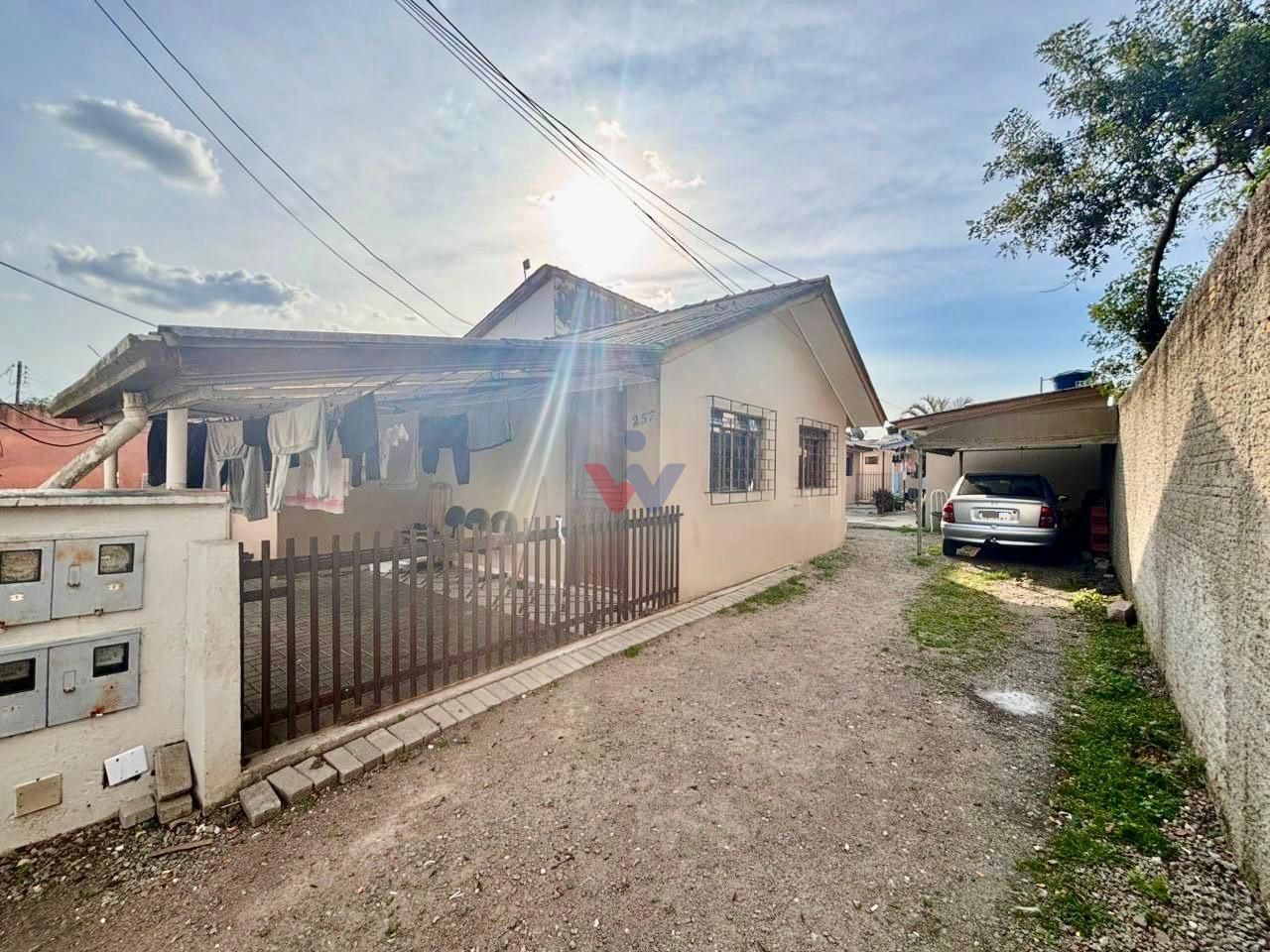 Terreno com 346 m  e 4 casas locadas  Investimento seguro e al...