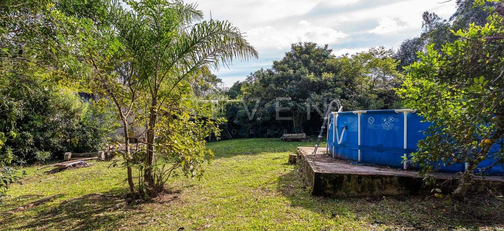 Chácara Charmosa em Pinhais com Casa Principal, Ático e Edícul...