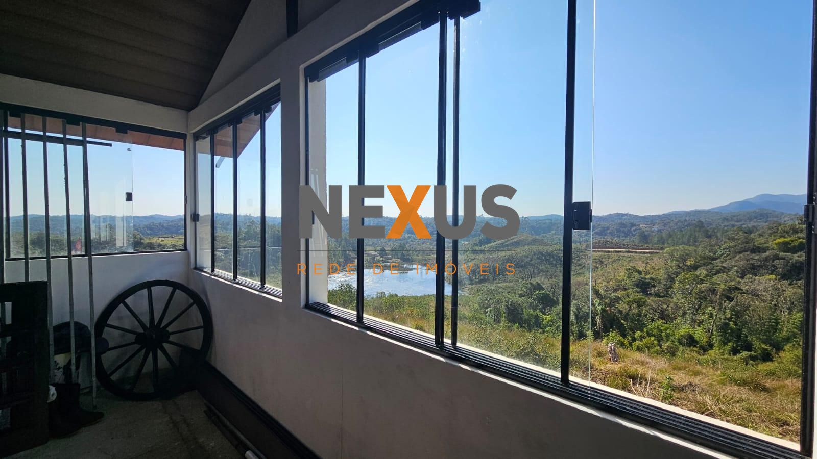 Chácara à Venda em São José dos Pinhais com 24.000m², Lago, Ca...