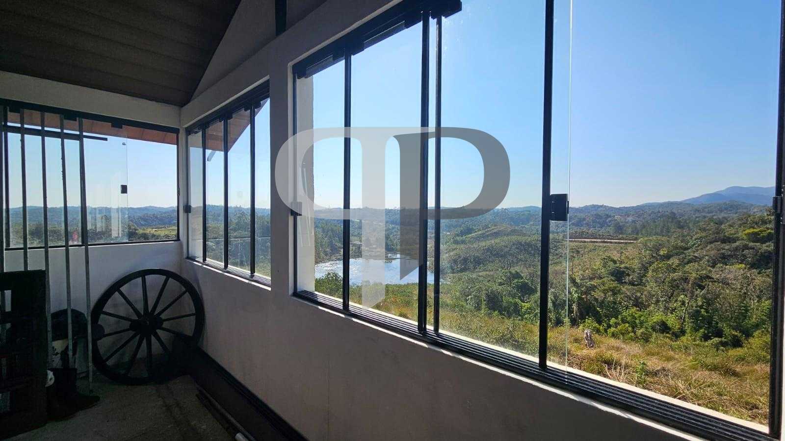 Chácara à Venda em São José dos Pinhais com 24.000m², Lago, Ca...