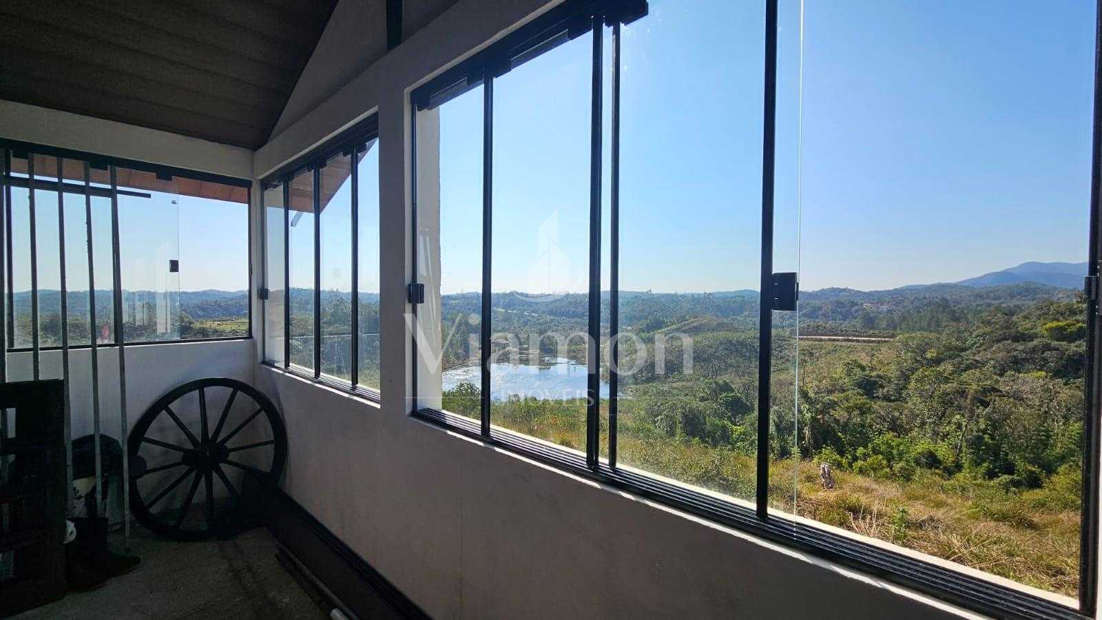 Chácara à Venda em São José dos Pinhais com 24.000m², Lago, Ca...