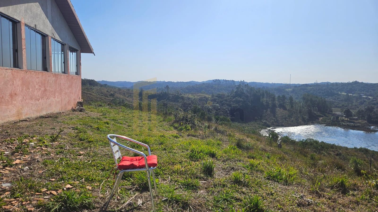 Chácara à Venda em São José dos Pinhais  Casa Ampla, Vista par...