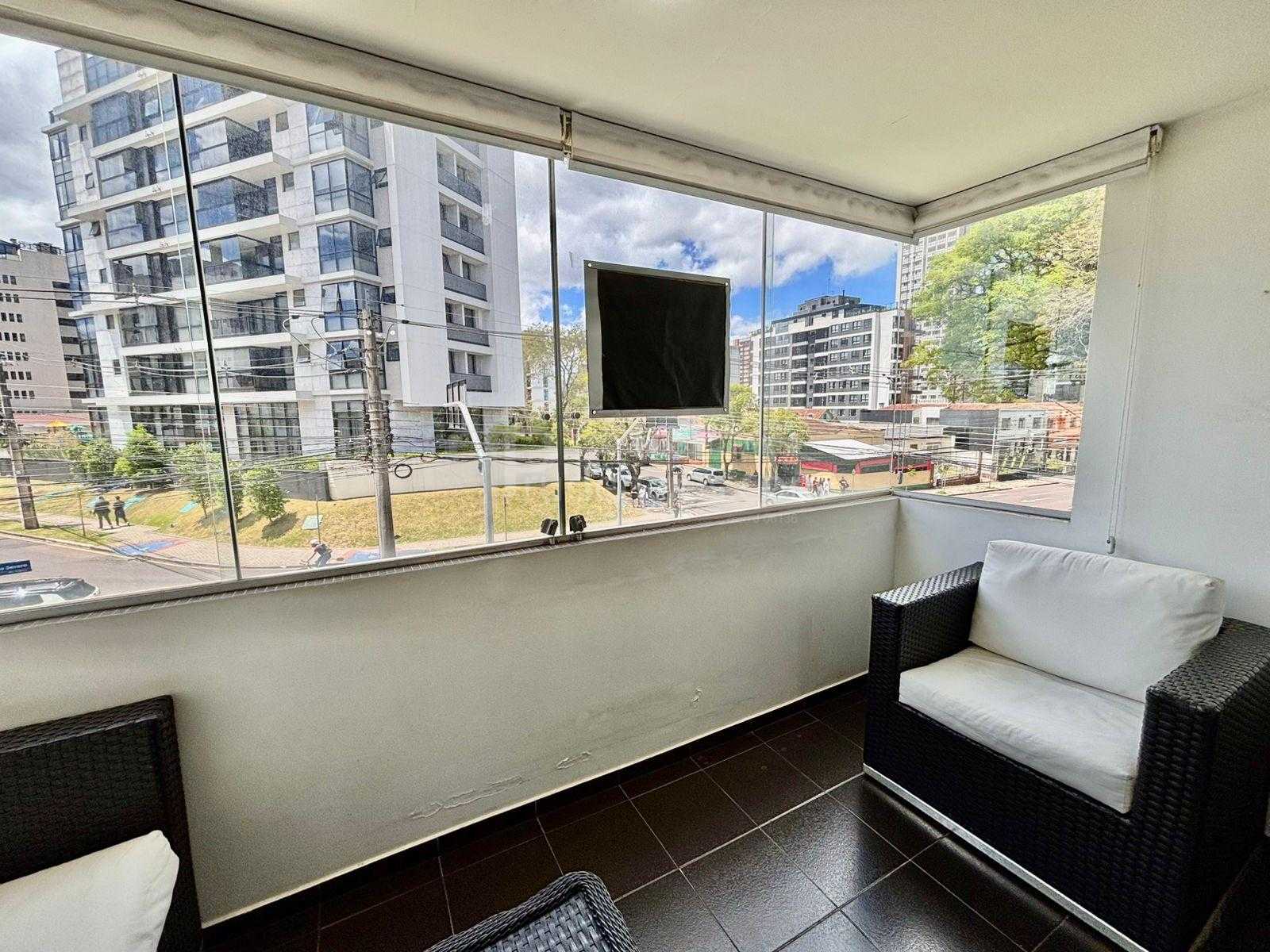 Apartamento no Alto da Glória  3 quartos, suíte e sacada envid...
