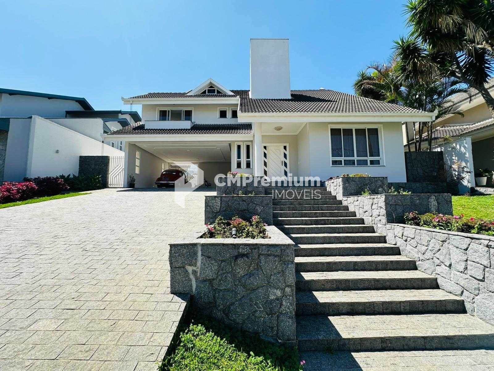 Residência Neoclássica em Condomínio de Luxo  Pinhais  Pineville 