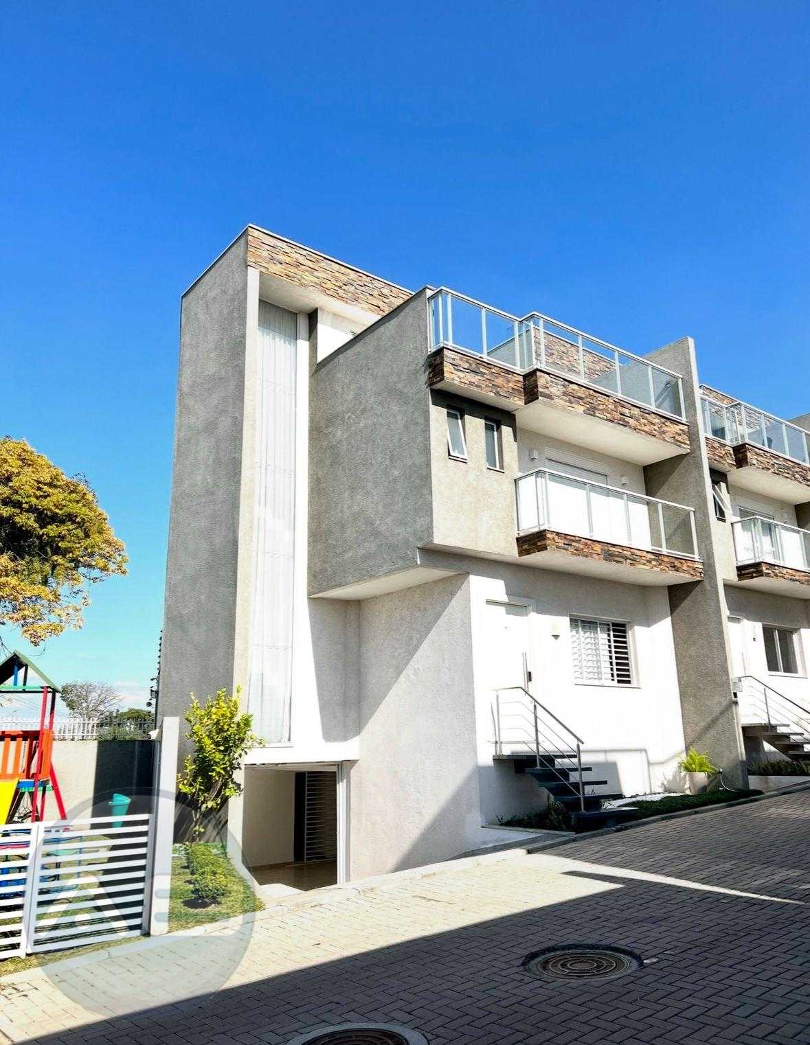 Sobrado de Alto Padr?o no Condom?nio Saint-Etienne  Bairro Ube...