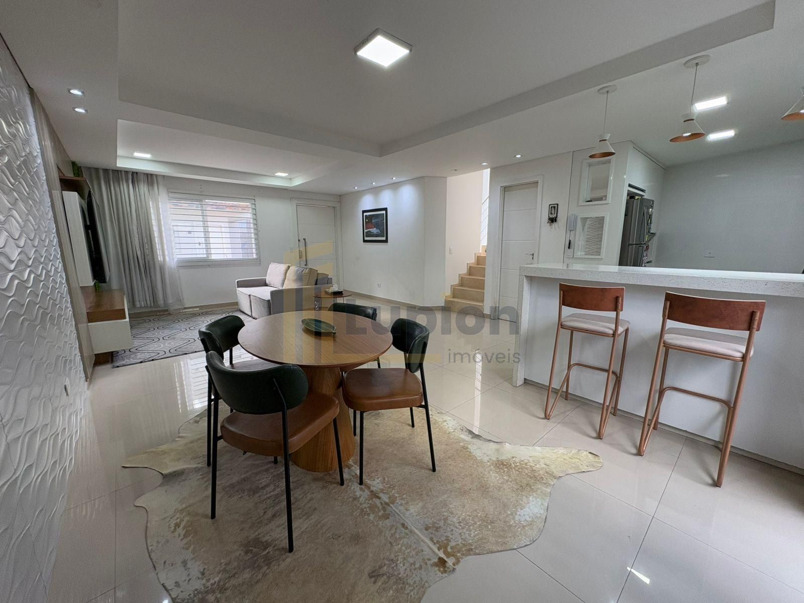 Sobrado de Alto Padrão no Condomínio Saint-Etienne  Bairro Ube...