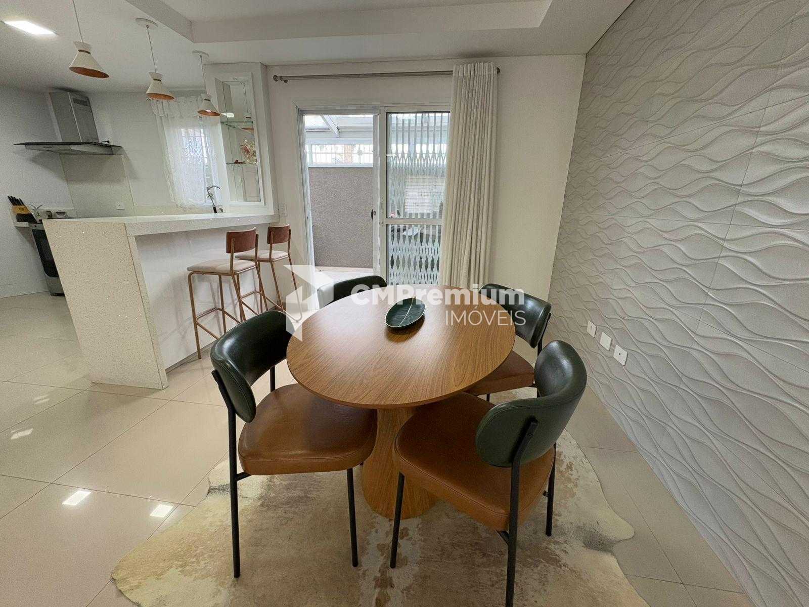 Sobrado de Alto Padrão no Condomínio Saint-Etienne  Bairro Ube...