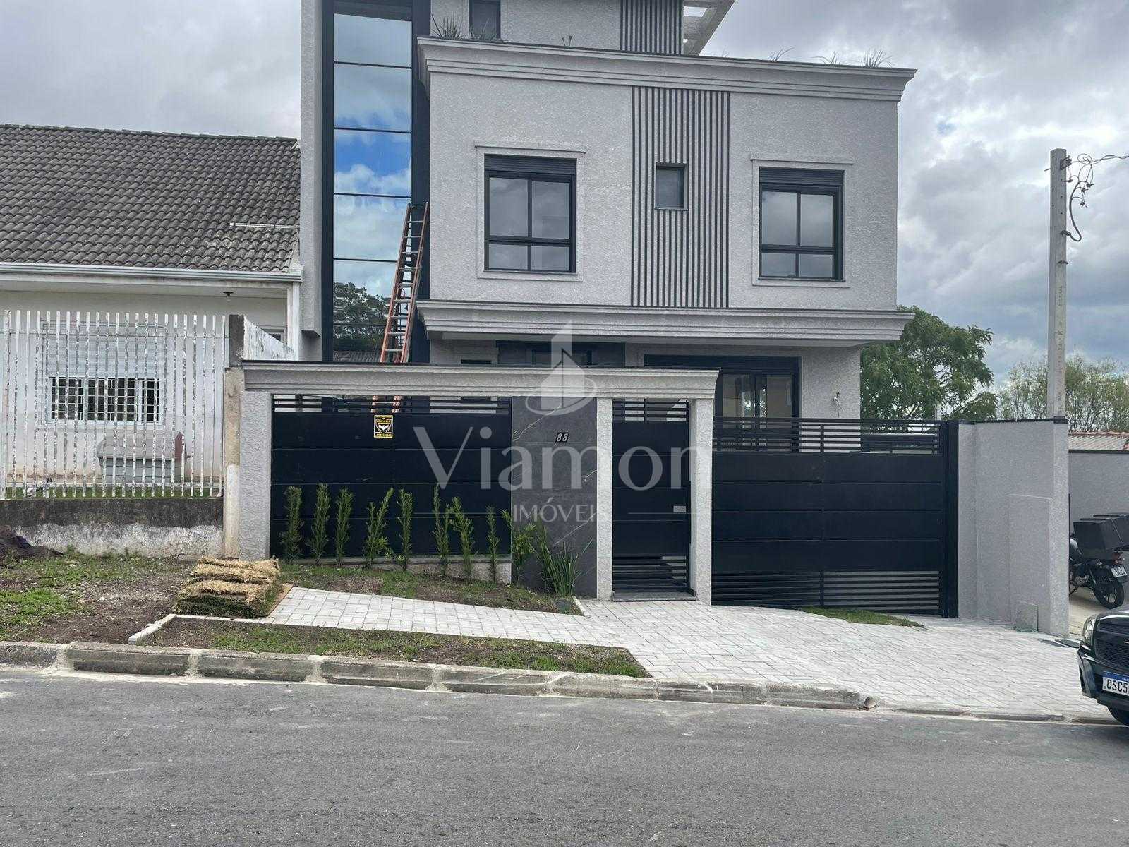 Sobrado de Alto Padrão no Uberaba  3 Suítes, Terraço Gourmet e...