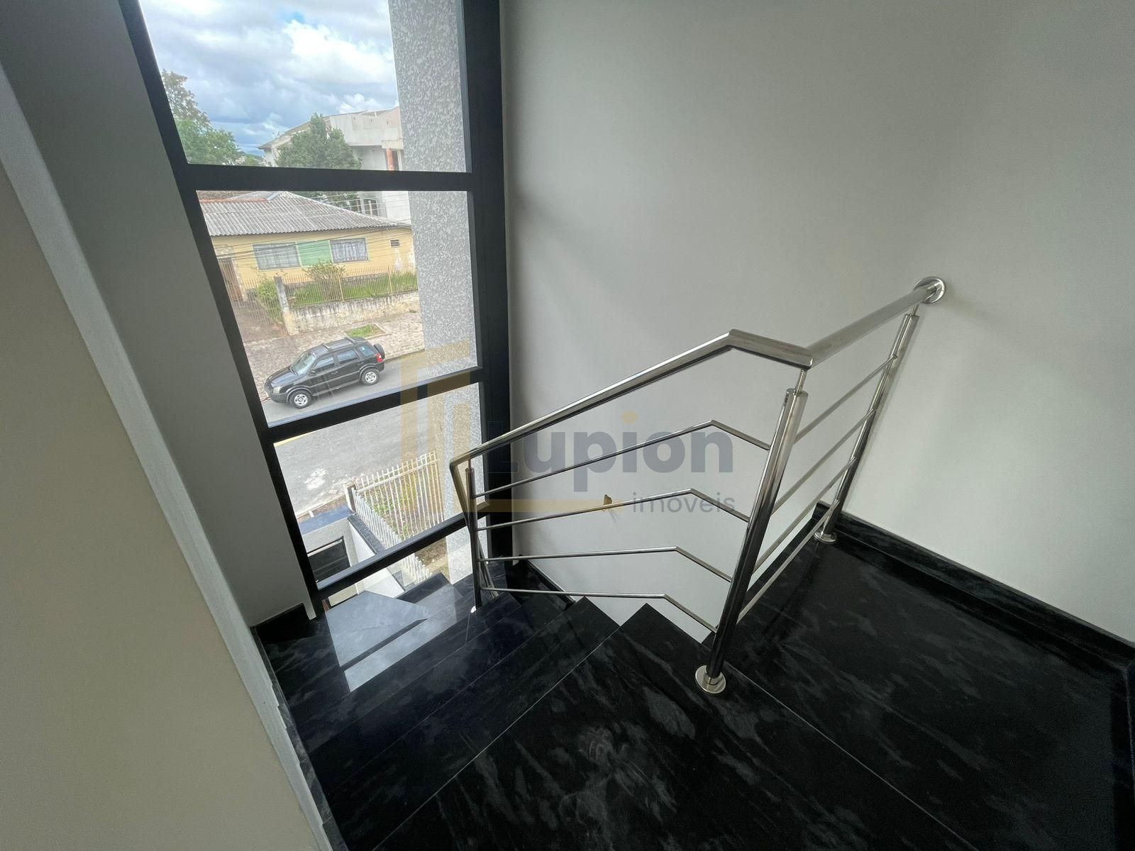 Sobrado de Alto Padrão no Uberaba  3 Suítes, Terraço Gourmet e...