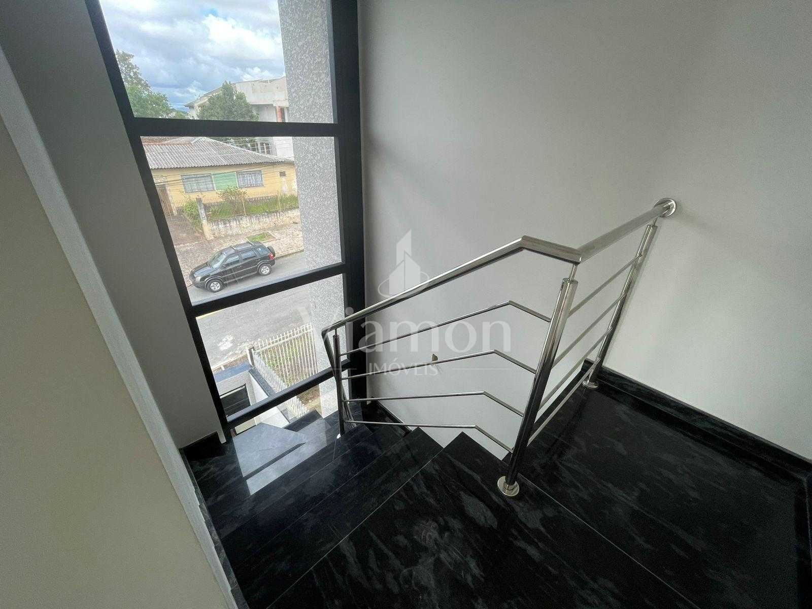 Sobrado de Alto Padrão no Uberaba  3 Suítes, Terraço Gourmet e...