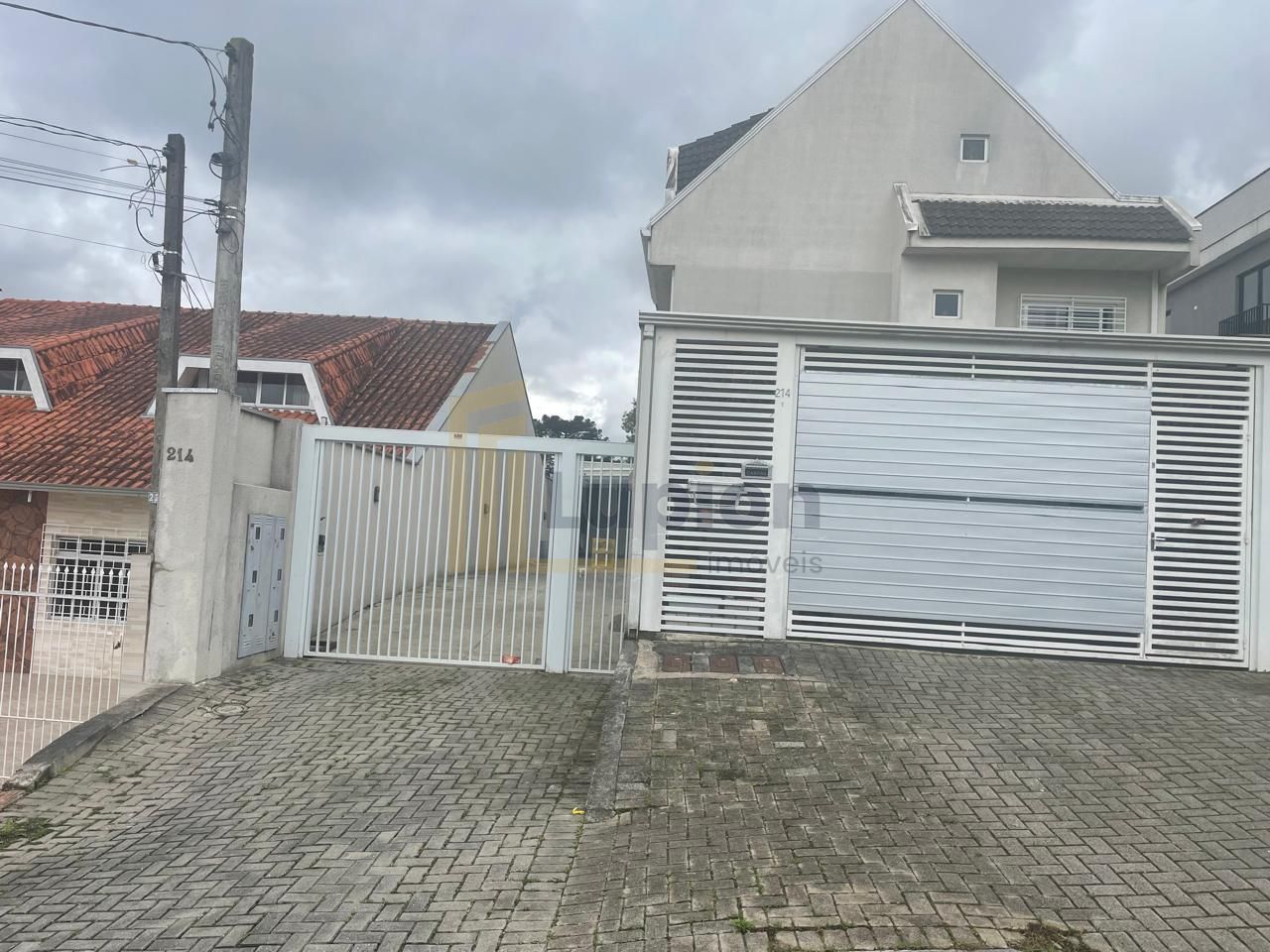 Confortável Sobrado no Condomínio  3 Quartos, Suíte e 95m  Pri...