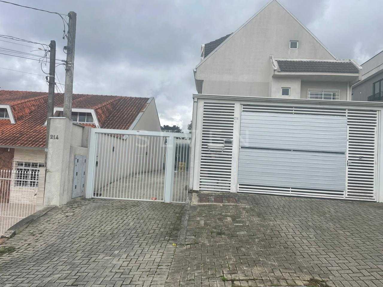 Confortável Sobrado no Condomínio  3 Quartos, Suíte e 95m  Pri...