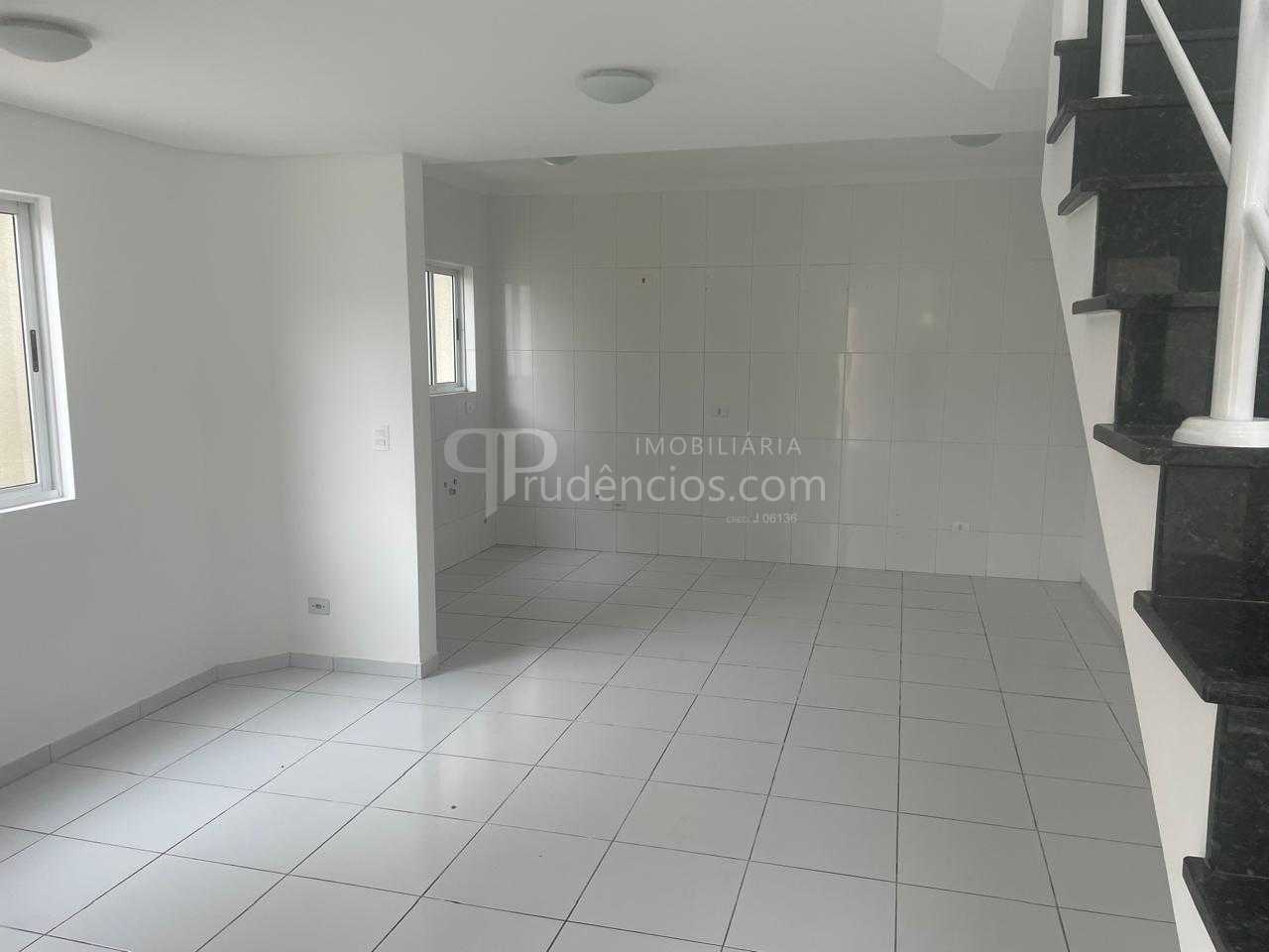 Confortável Sobrado no Condomínio  3 Quartos, Suíte e 95m  Pri...