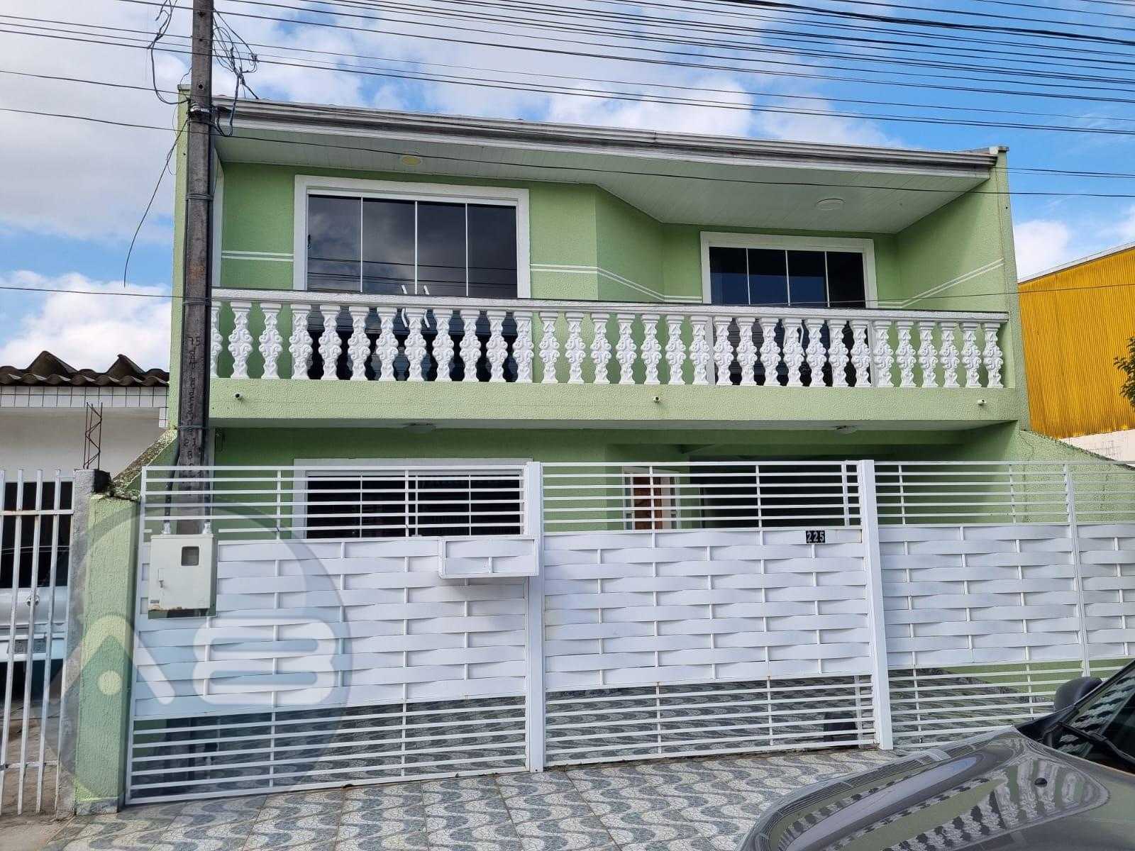 Sobrado Amplo com 3 Quartos, Suíte, Mezanino e Churrasqueira  ...