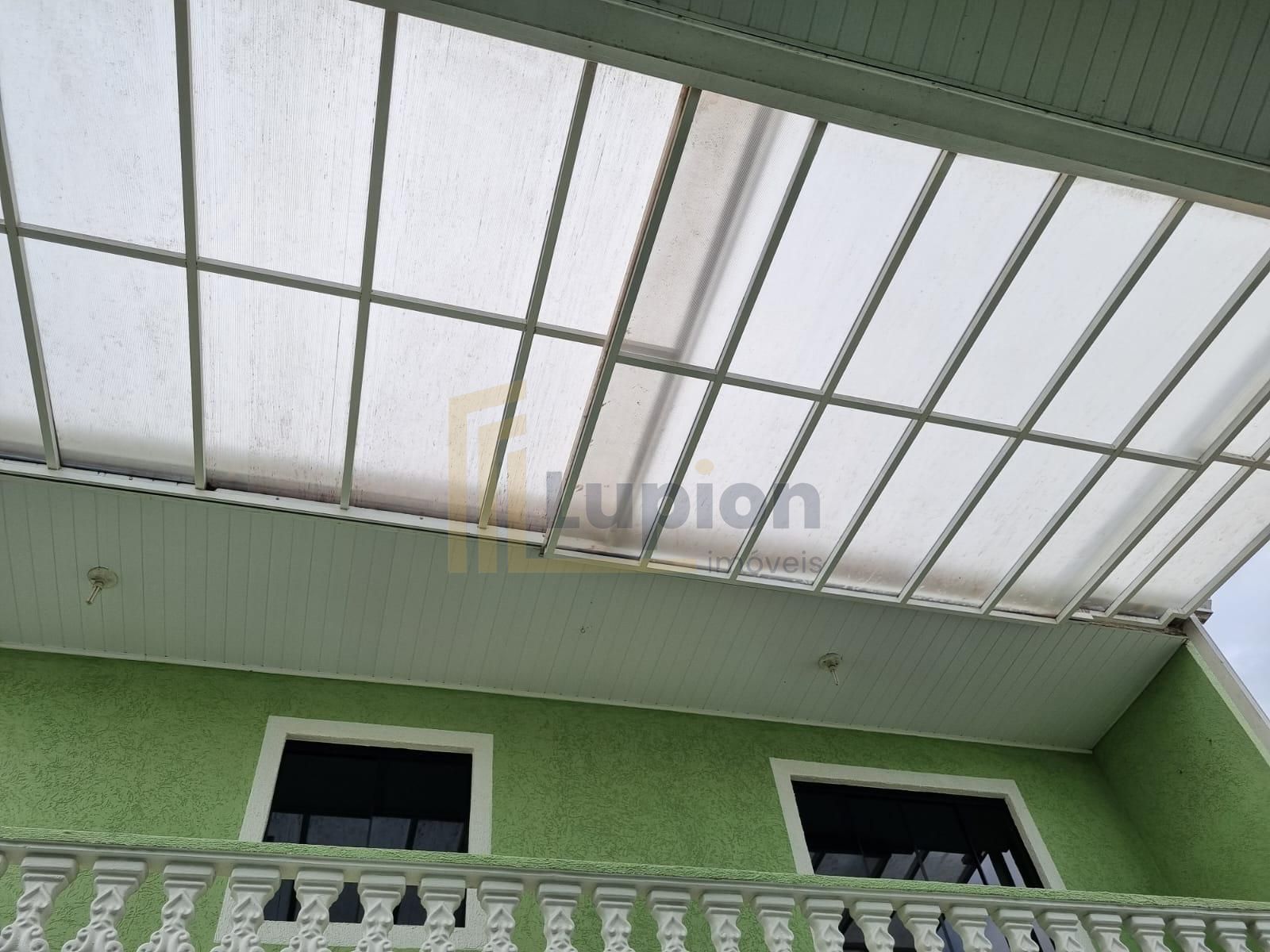 Sobrado Amplo com 3 Quartos, Suíte, Mezanino e Churrasqueira  ...