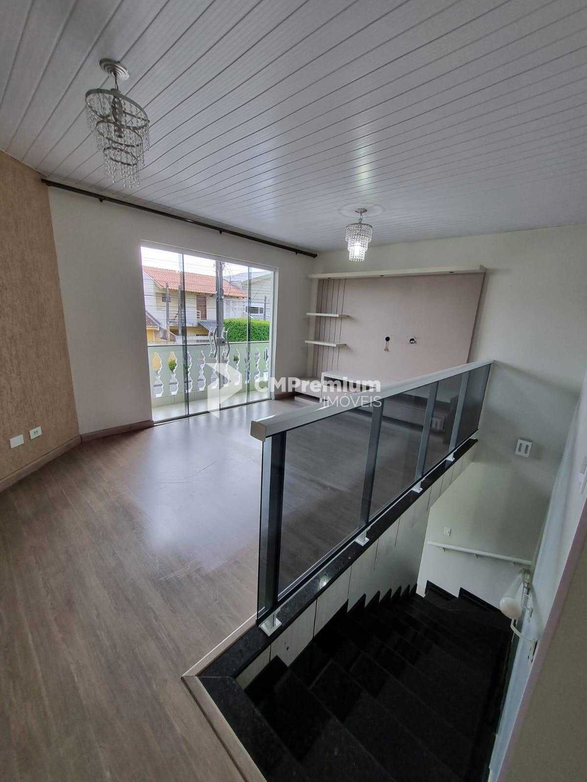 Sobrado Amplo com 3 Quartos, Suíte, Mezanino e Churrasqueira  ...